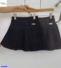 Chân váy xếp ly đen MIU