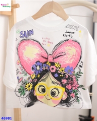 Áo croptop trắng cô gái