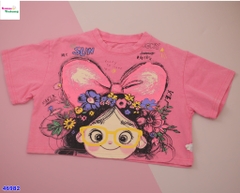 Áo croptop hồng cô gái
