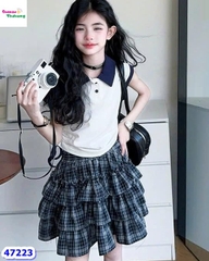 Set ChoHee polo trắng, chân váy caro xanh
