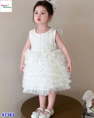 Đầm tiệc kem đính cườm, cánh bướm