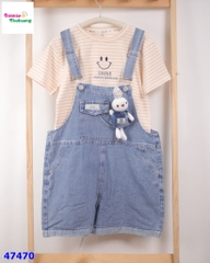 Set yếm quần jean, áo sọc mặt cười