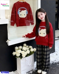Áo len đỏ Kitty đeo tai nghe