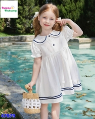 Đầm trắng viền xanh