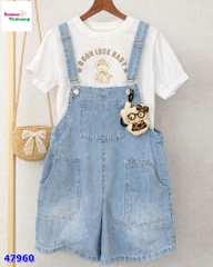 Set quần yếm jean, áo trắng Good Luck