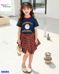 Set áo xanh đen Kitty, chân váy caro đỏ