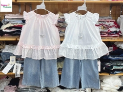 Set áo hồng dập hoa, quần jean đính đá