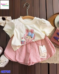 Set áo kem Kitty thỏ, quần caro hồng