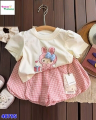 Set áo kem Kitty thỏ, quần caro hồng