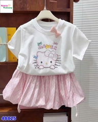 Set áo trắng Kitty, váy caro hồng