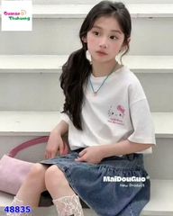 Áo trắng in Kitty 50th
