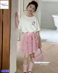 Áo trắng in Kitty 50th