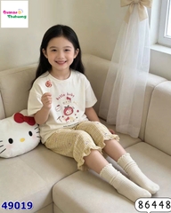 Bộ lửng trắng Kitty, quần caro vàng