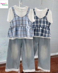 Set áo yếm caro xanh đậm, quần jean dài viền ren