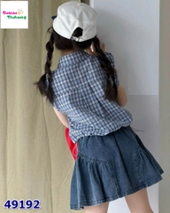Set sát nách sọc caro xanh + váy jean