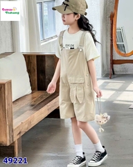 Set yếm xanh, áo in trái tim