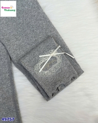 Legging xám thêu chữ nơ