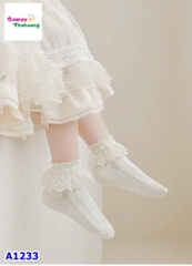 Vớ trắng viền ren