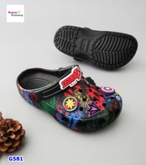 Giày Crocs đen Avengers