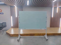 Bảng Kính Di Động Chân Thép Hợp Kim Sơn Tĩnh Điện Chứ A