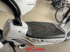 Xe điện AVA M133 2026 màu Trắng