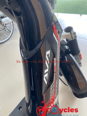 Cap A AVA LUXURY màu Đen-Đỏ