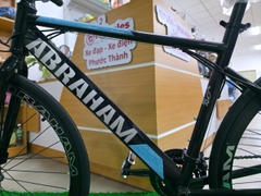 Xe đạp Touring Abraham Bánh 700c Có đề màu Đen-Xanh Dương