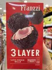 Bánh xốp nhân kem vị dâu phủ socola Franzzi 100g