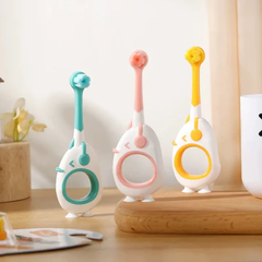Bàn chải cho bé đầu xoắn ốc 1 cái màu hồng