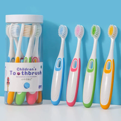 Hộp 8 bàn chải trẻ em màu sắc