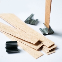 Bấc gỗ làm nến có đế sắt tạo cảm giác thư dãn kêu lách tách