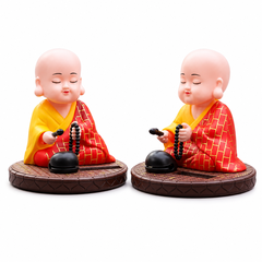 Tượng phật chú tiểu gõ mõ tụng kinh trang trí taplo ô tô, bàn thờ, chạy bằng năng lượng mặt trời