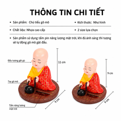 Tượng phật chú tiểu gõ mõ tụng kinh trang trí taplo ô tô, bàn thờ, chạy bằng năng lượng mặt trời