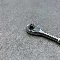 Cần Siết Cốt 1/4" Ratchet Đảo Chiều KTC BR2E