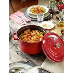 Staub - Nồi gang tròn cao màu đỏ cherry - 24cm (4.75L)