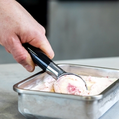 Muỗng kem Classic KITCHENAID màu đen