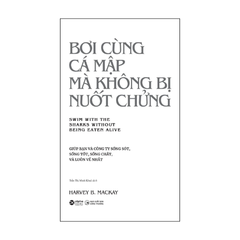 Bơi cùng cá mập mà không bị nuốt chửng