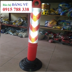 Cọc tiêu phân làn đế cao su