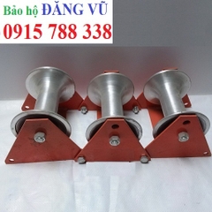 con lăn đơn nhựa kéo dây điện