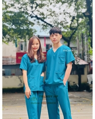 Bộ scrubs bác sĩ, kỹ thuật viên Cotton Cao Cấp màu Xanh Cổ Vịt đồng phục thẩm mỹ viện, spa, phòng khám