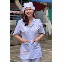 Bộ Blouse Trắng có viền Xanh Lá bo tròn cổ nữ tính - Áo blu trắng điều dưỡng, dược sỹ, thẩm mỹ viện, spa