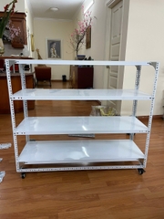 Kệ v có bánh xe