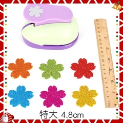 Dập hoa trợ lực size 4,5cm dùng trang trí thủ công mầm non KM:8820