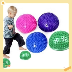 BÓNG GAI CÂN BẰNG CHÂN có gai tạo cảm giác chân Kick thươc 15x16x9cm