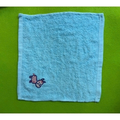 Khăn vuông  thêu ký hiệu mầm non  gồm 50 hình khác nhau 30x28cm
