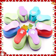 Dập hoa trợ lực size 4,5cm dùng trang trí thủ công mầm non KM:8820