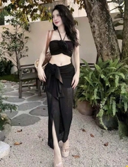 Đồ đi biển màu đen đính hoa