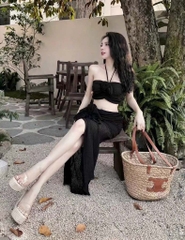 Đồ đi biển màu đen đính hoa