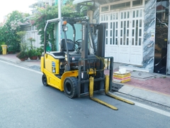 Xe nâng điện ngồi lái 2.5 tấn hiệu KOMATSU model FE25-1 nhập khẩu Nhật