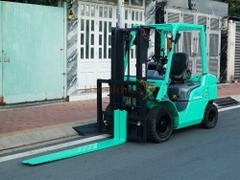 Xe nâng dầu MITSUBISHI FDE25T càng siêu dài 1.5m